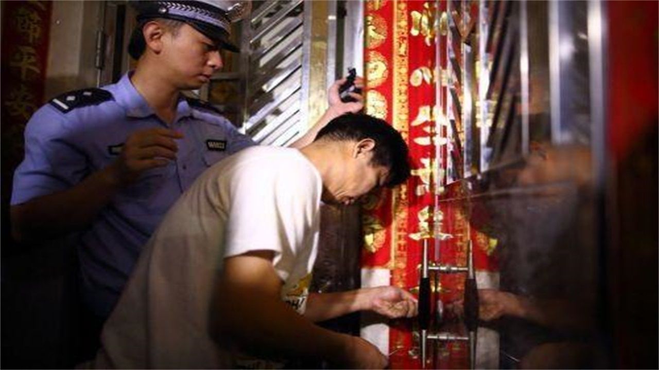 怒江请开锁师傅开了锁后，师傅